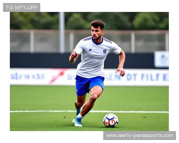 足球球星的日常训练方法揭秘提升技术与体能的科学训练策略